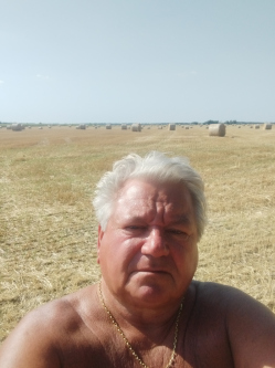 Attila, 35 �ves t�rskeres� f�rfi, Kan�ri-Szigetek