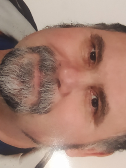 Ervin, 55 �ves t�rskeres� f�rfi, Ajka