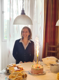 �gi, 48 �ves t�rskeres� n�, Veresegyh�z