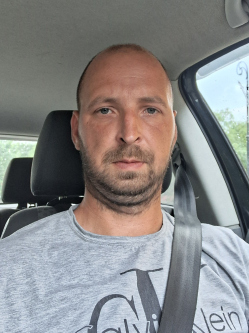 Attila, 34 �ves t�rskeres� f�rfi, P�sp�kszil�gy