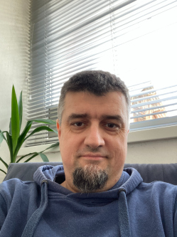 Imre, 43 �ves t�rskeres� f�rfi, B�k�sszentandr�s
