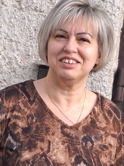 Kati, 54 �ves t�rskeres� n�, M�lyi