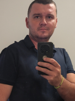 Sanyi, 38 �ves t�rskeres� f�rfi, Nagykereki