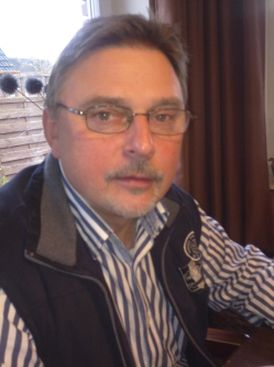 Imre, 55 �ves t�rskeres� f�rfi, Salg�tarj�n