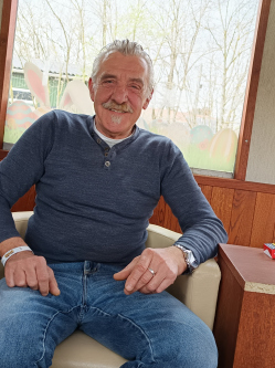 Zsolt, 67 �ves t�rskeres� f�rfi, Zs�mb�k