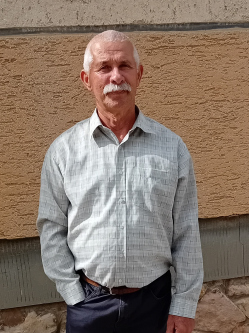 Tibor, 65 �ves t�rskeres� f�rfi, Ete