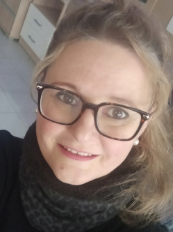 Ilona, 49 �ves t�rskeres� n�, Keszthely