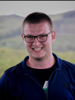 Bence, 21 �ves t�rskeres� f�rfi, Tiszagyenda