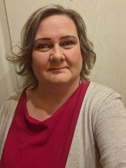 Katalin, 45 �ves t�rskeres� n�, Celld�m�lk