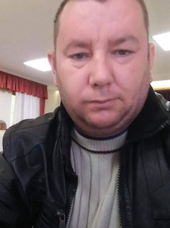 Istvan, 45 �ves t�rskeres� f�rfi, B�tasz�k
