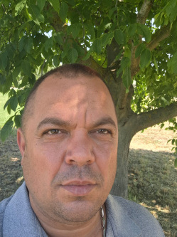 Gergely, 39 �ves t�rskeres� f�rfi, Ball�sz�g