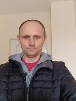 Tibor, 39 �ves t�rskeres� f�rfi, Gy�r