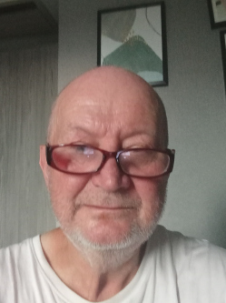 Laszlo, 66 �ves t�rskeres� f�rfi, London (City of London)