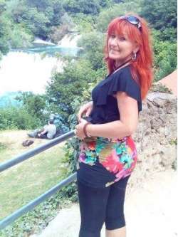 Anik�, 57 �ves t�rskeres� n�, Szentl�rinc