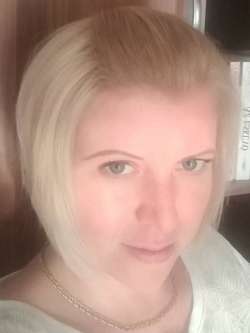Krisztina, 40 �ves t�rskeres� n�, Duna�jv�ros
