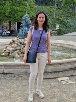 Erzsike, 45 �ves t�rskeres� n�, Budapest