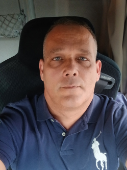 J�nos, 44 �ves t�rskeres� f�rfi, M�t�szalka