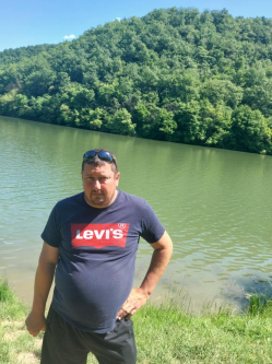 G�bor, 40 �ves t�rskeres� f�rfi, Nagysz�n�s