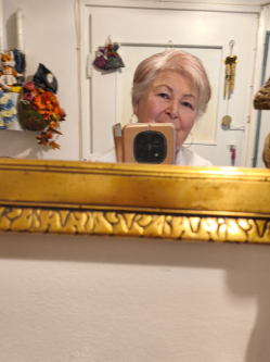 Zsuzsanna, 76 �ves t�rskeres� n�, Sirok