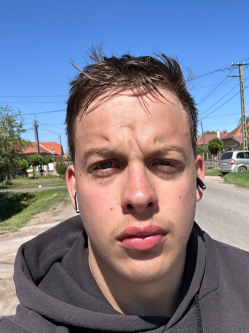 Attila, 20 �ves t�rskeres� f�rfi, T�r�kszentmikl�s