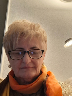 Eva, 72 �ves t�rskeres� n�, Soltvadkert