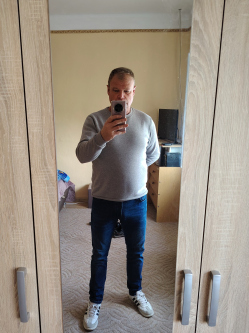 L�szl�, 49 �ves t�rskeres� f�rfi, Enying