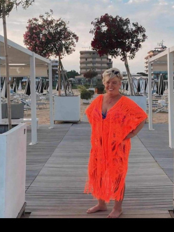 Ibolya, 53 �ves t�rskeres� n�, R�zsaszentm�rton