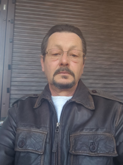 Attila, 62 �ves t�rskeres� f�rfi, Kecskem�t