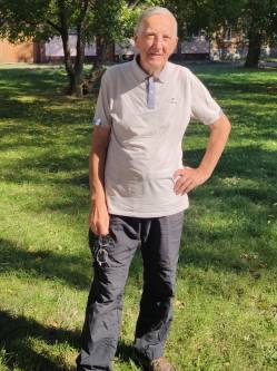 J�nos, 82 �ves t�rskeres� f�rfi, Hej�kereszt�r