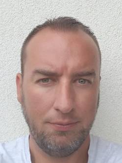 Ricsi, 49 �ves t�rskeres� f�rfi, Veszpr�m