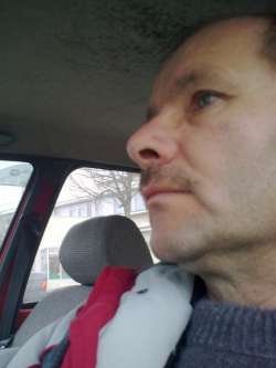 L�szl�, 64 �ves t�rskeres� f�rfi, �zd