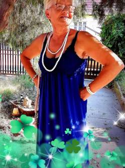 Hajni, 62 �ves t�rskeres� n�, Heves