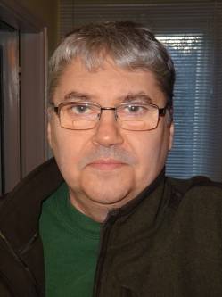 Zolt�n, 65 �ves t�rskeres� f�rfi, Etes