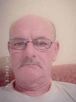 Csabi, 61 �ves t�rskeres� f�rfi, Szentl�rinc