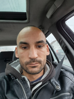 Bence, 32 �ves t�rskeres� f�rfi, M�t�szalka