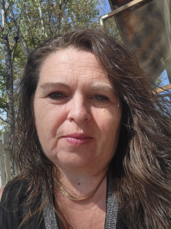 Ildike, 52 �ves t�rskeres� n�, Domasz�k