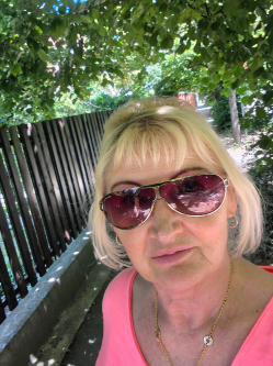 Szvetlana, 66 �ves t�rskeres� n�, B�k�scsaba