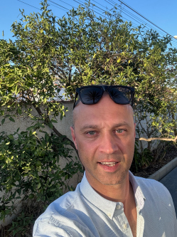 G�bor, 47 �ves t�rskeres� f�rfi, Budapest