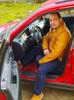 B�ci, 41 �ves t�rskeres� f�rfi, Nagykapornak