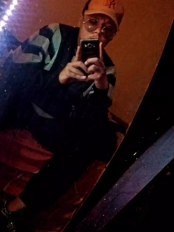 Alex, 25 �ves t�rskeres� f�rfi, �jl�ta