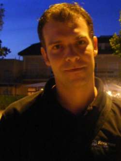 Vilmos, 47 �ves t�rskeres� f�rfi, Gy�r