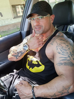 Ferenc, 40 �ves t�rskeres� f�rfi, Hajd�szov�t