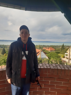 J�zsi, 34 �ves t�rskeres� f�rfi, �jszentiv�n