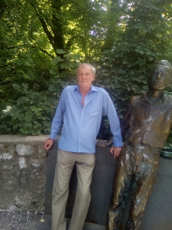 J�nos, 71 �ves t�rskeres� f�rfi, Hatvan
