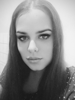 Nati, 30 �ves t�rskeres� n�, Kecskem�t