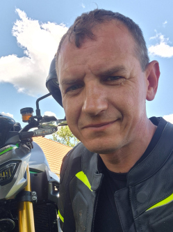 Zsolt, 43 �ves t�rskeres� f�rfi, Fert�d