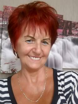 Klari, 67 �ves t�rskeres� n�, Salg�tarj�n