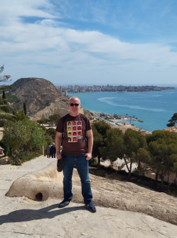 Viktor, 47 �ves t�rskeres� f�rfi, V�rpalota