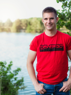 Attila, 32 �ves t�rskeres� f�rfi, Lenti