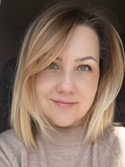 Szilva, 46 �ves t�rskeres� n�, Mez�k�vesd